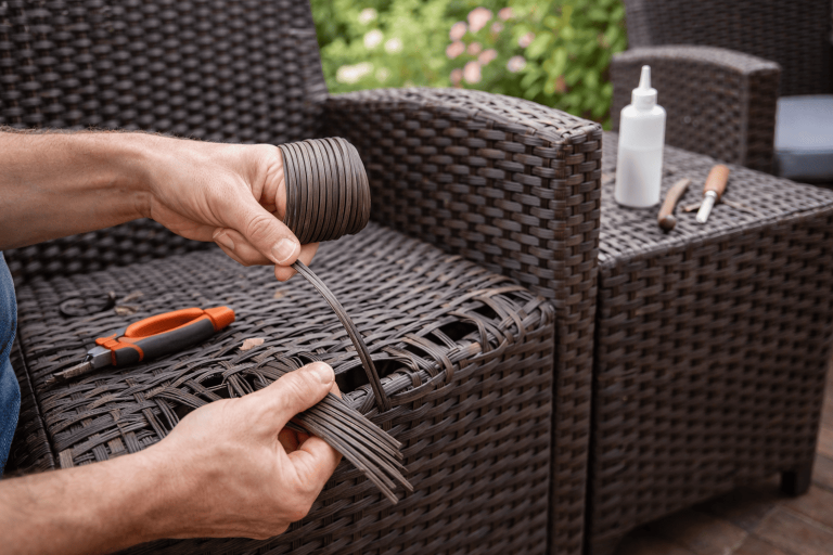 Comment-reparer-un-salon-de-jardin-en-resine-tressee-lepetitpopulaire.fr